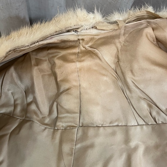 Vintage Real Fur Coat Woman’s Jacket Silk Lining - Picture 9 of 11